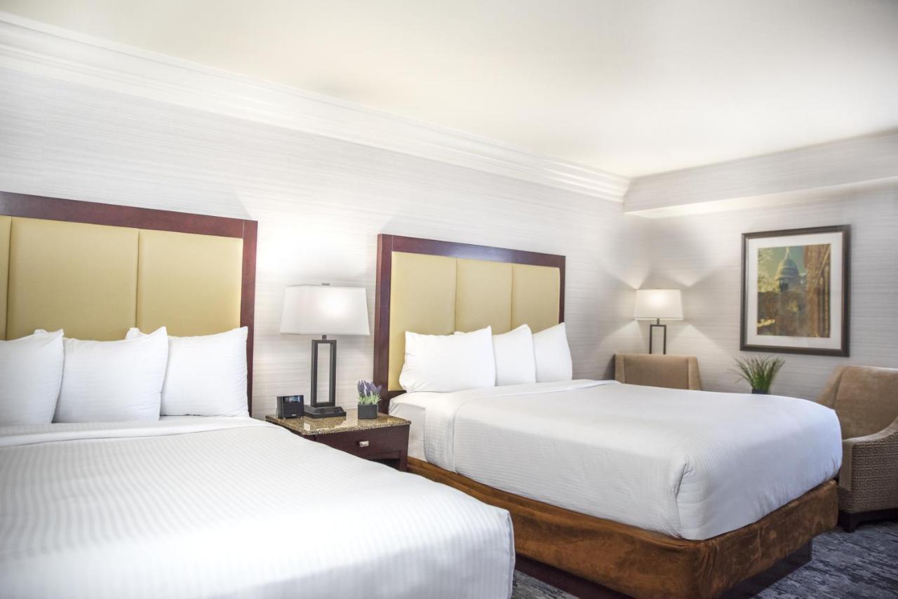 The Madison Concourse Hotel מראה חיצוני תמונה